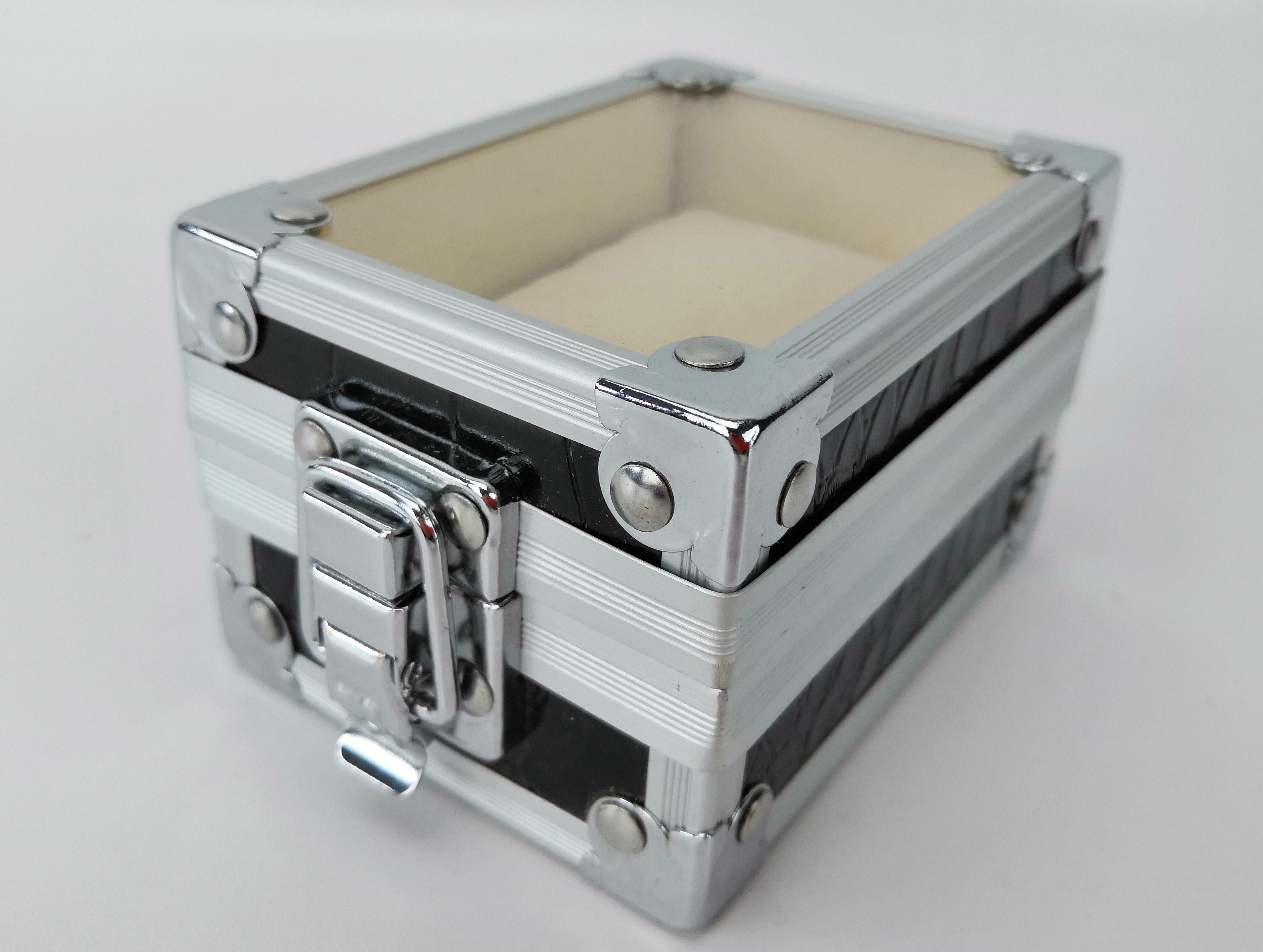 Aluminum Watch Display Case Small Watch Carry Case For One Watch