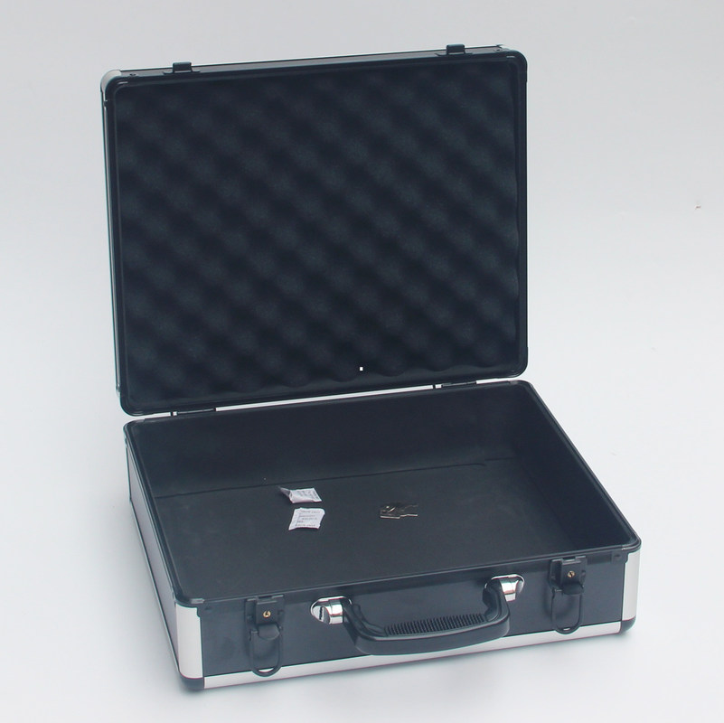 2.0 Kgs Black Aluminum Tool Case L 360 X W 240 X H 150mm 3 .8 MDF With Black ABS Panel