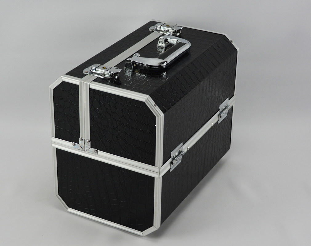 PU Leather Aluminum Cosmetic Case Two Locks And One Handle Size 300 * 220 * 245mm