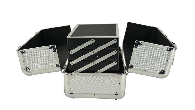 Professional Makeup Artist Case , Lockable Professional Makeup Train Case In Silver Color