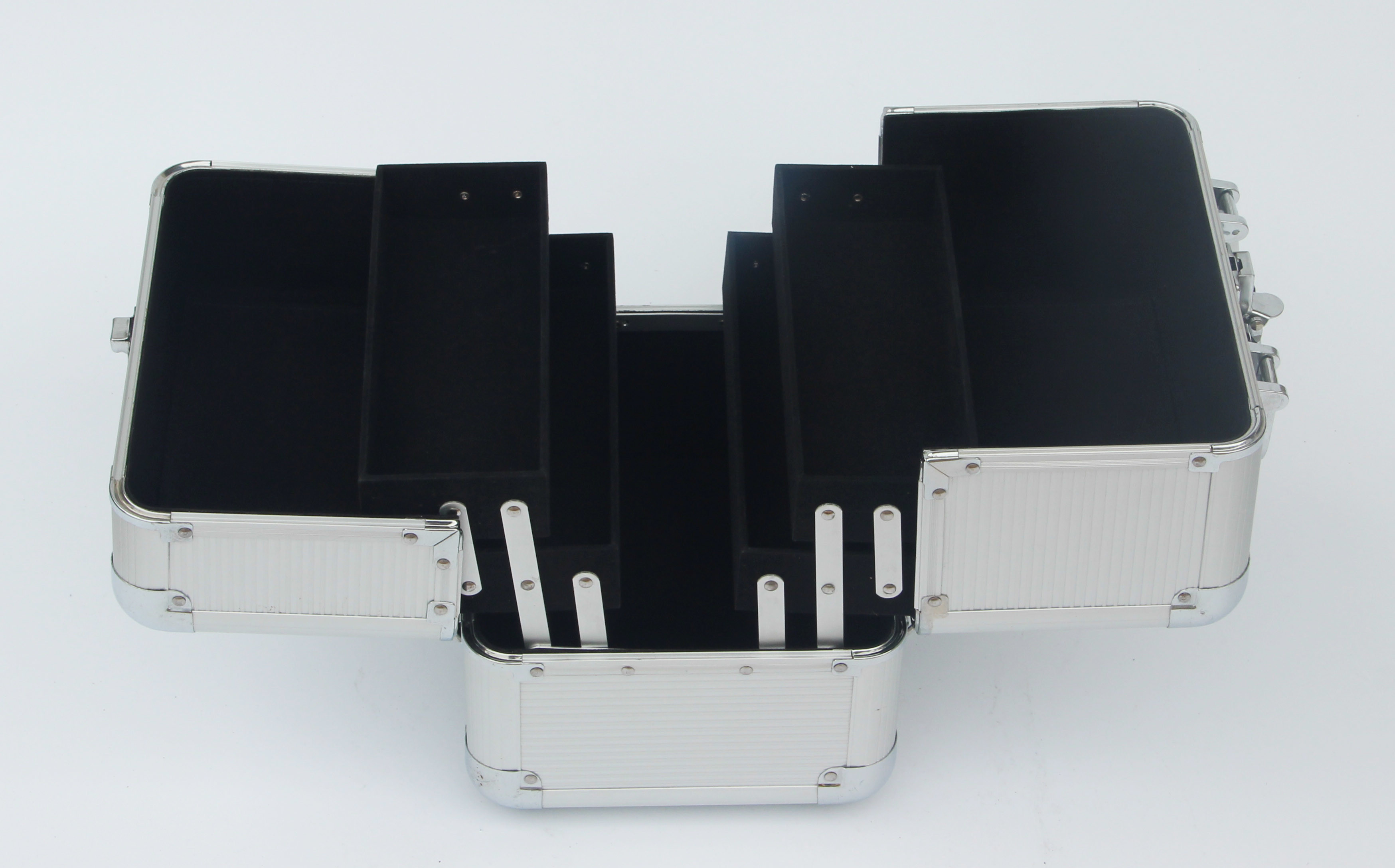 Large Space Silver Aluminium Makeup Box , Durable Lockable Makeup Case