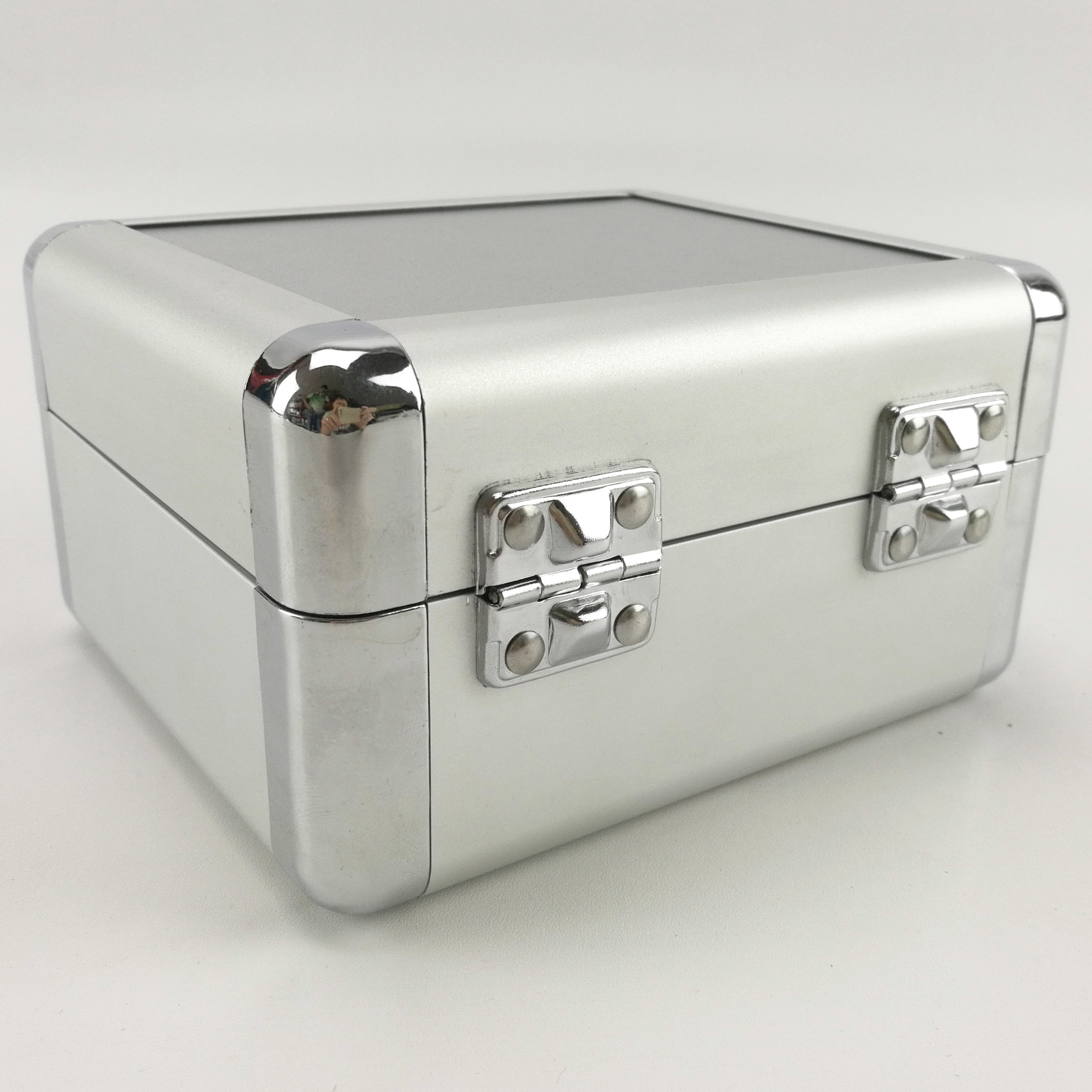 Middle Aluminium Storage Box 90 Degree Open , Aluminum Tool Case With Foam